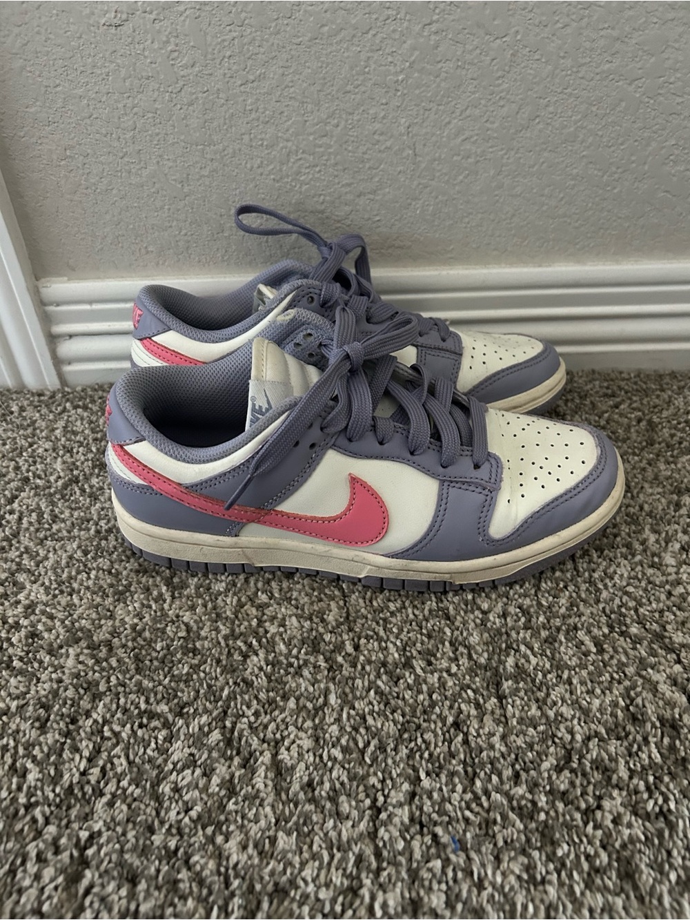 Nike Low-Top Sneakers in White, Lavender & Pink